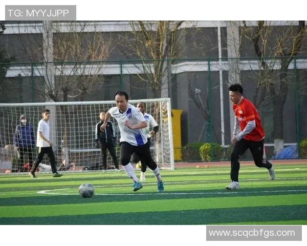 足球曾斌的传奇之路：从青涩少年到职业球员的奋斗历程